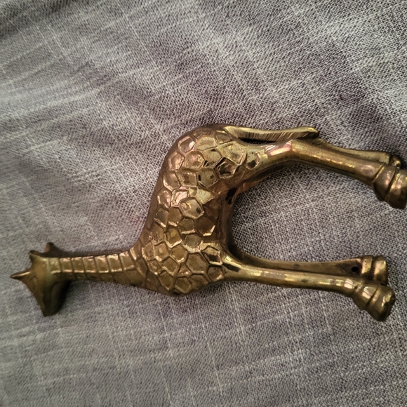 Vintage Brass Giraffe Figurine with Textured Spots (6 3/8" Tall) - Picture 8 of 11
